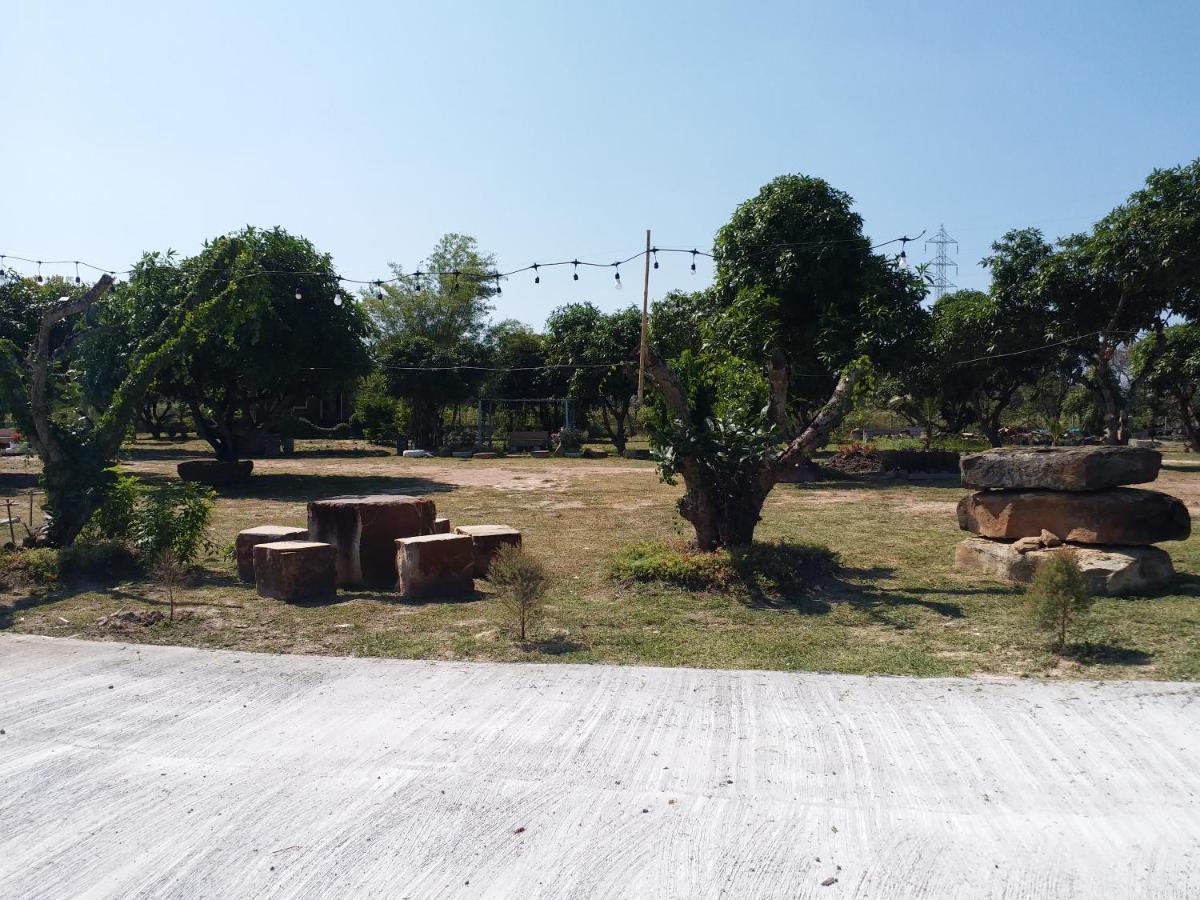 Готель Baan Hin Sai Suay Nong Sarai Екстер'єр фото